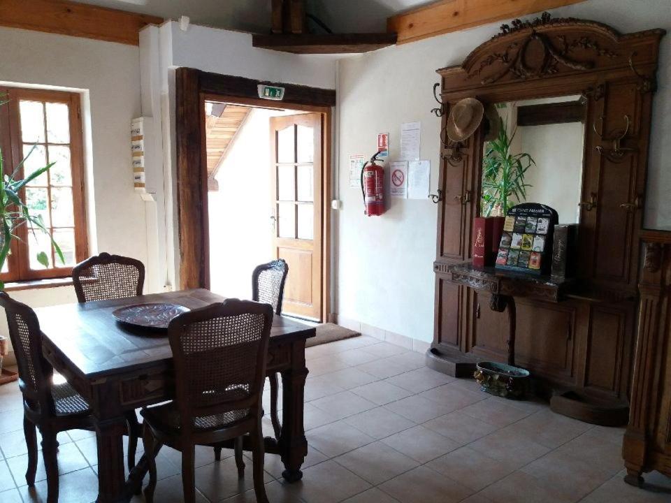 Bed and Breakfast Le Domaine Du Cellier Sézanne Exterior foto
